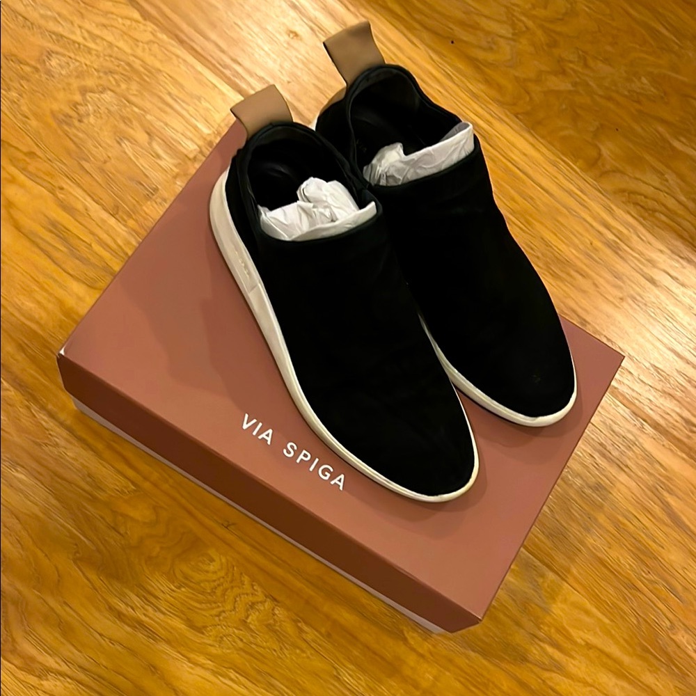 Via Spiga Marlow Black and Tan Slip-On Shoes